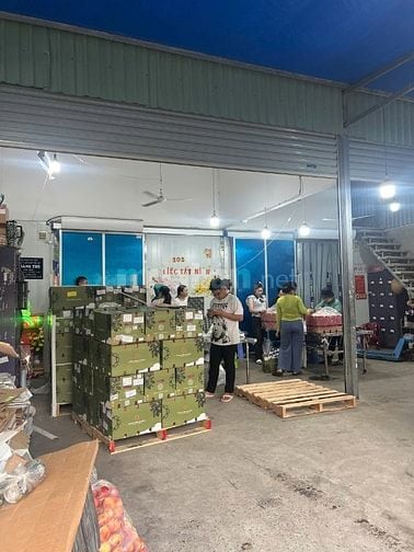 Mặt bằng kinh doanh - có kho lạnh, có văn phòng, khu vực đóng gói