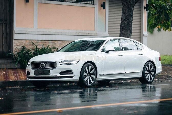 LONG ANH AUTO về VOLVO S90 T8 2024 odo 3000km