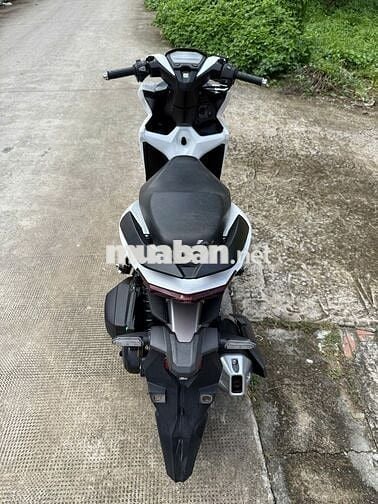 Vario 150 trắng 2020