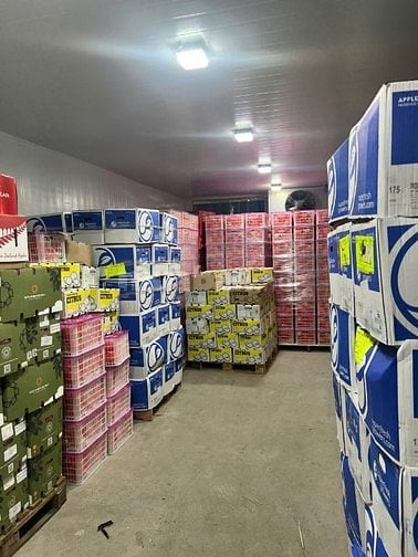 Mặt bằng kinh doanh - có kho lạnh, có văn phòng, khu vực đóng gói
