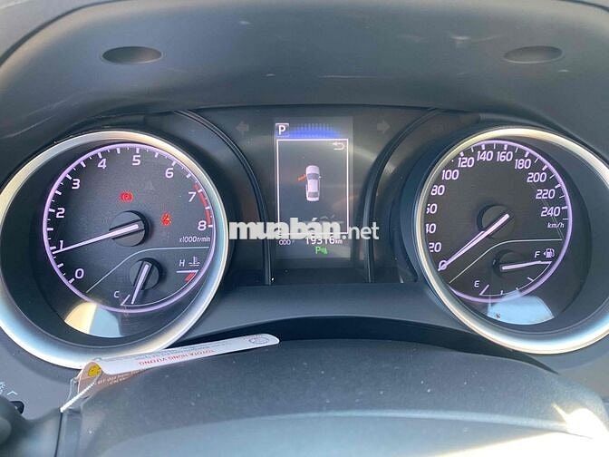 Toyota Camry 2020 2.0G - 19000 km