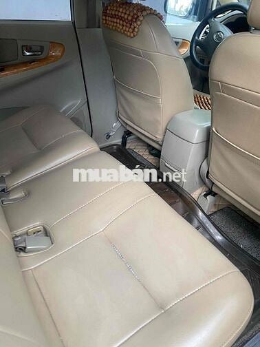 Toyota Innova 2009 G - 200000 km