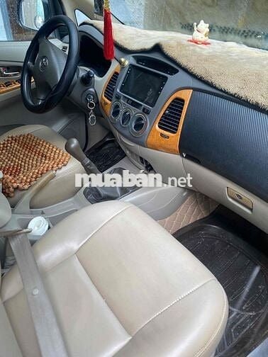 Toyota Innova 2009 G - 200000 km