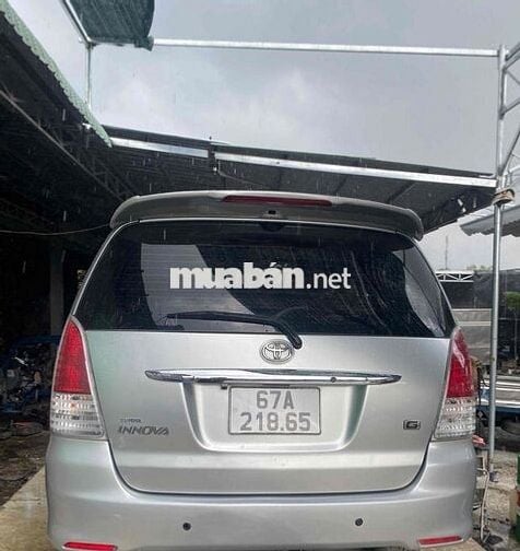 Toyota Innova 2009 G - 200000 km