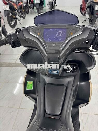 Yamaha NVX mẫu mới V2 . bstp bản cao cấp chạy lươt