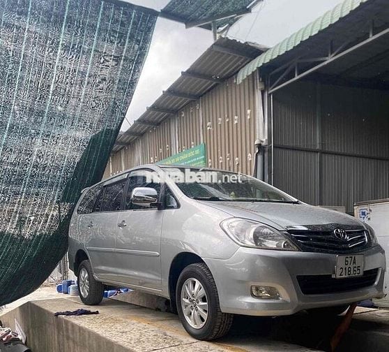 Toyota Innova 2009 G - 200000 km