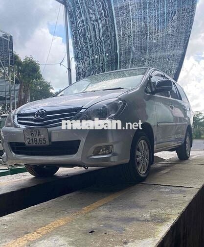 Toyota Innova 2009 G - 200000 km