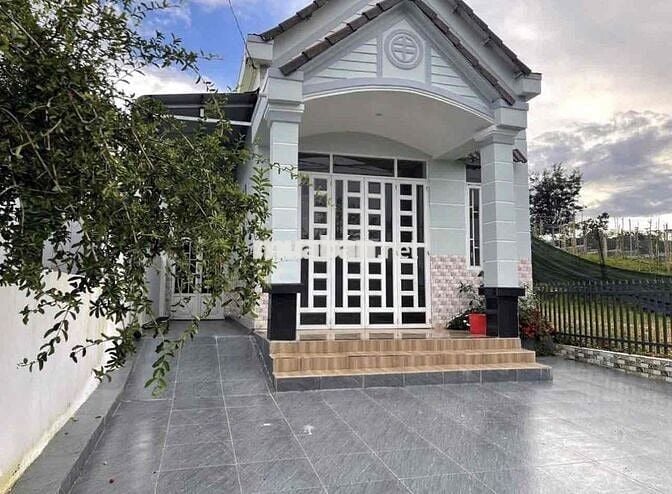 Làm ăn thua lỗ cần bán gấp lỗ lại căn 182m2 tặng vườn rau sau nhà