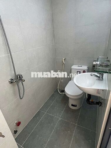Nhà mới xây Tô Ký đối diện Cao Đẳng FPT, Phần mềm quang trung