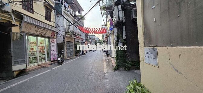 Cho thuê tầng 1  Tô Ngọc vân .Quảng An .Tây Hồ .Hà Nội 
.DT .100m