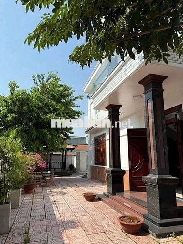 Cho thuê biệt thự lớn đường Đồng khởi