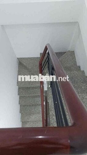 Cho thuê nhà mới - 1trệt 2lầu - đường Nguyễn Tri Phương, Q10 2pn