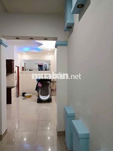 Nhà nguyên căn 4 tầng, có sân thượng, ngay chợ, trường học, Bình Tân