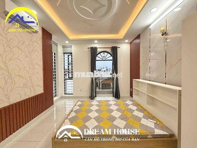 STUDIO BAN CÔNG SẴN NỘI THẤT SANG XỊN - MẶT TIỀN LỚN - AN NINH CAO