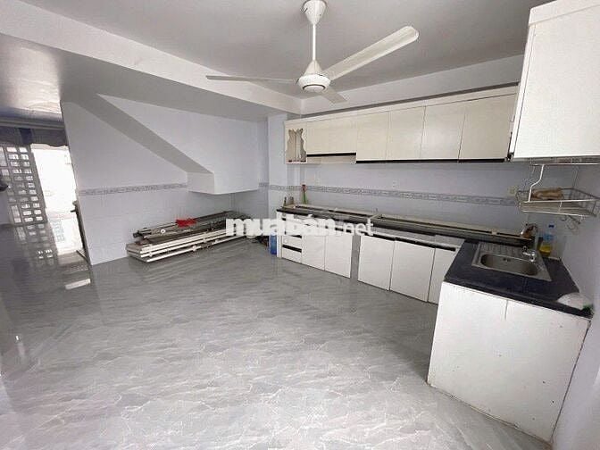 Nhà Đẹp Giáp Ranh Bình Chiểu Khu Chế Xuất Linh Trung 2, Trệt lầu 100m2