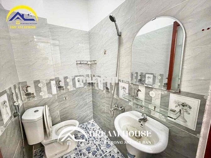 STUDIO BAN CÔNG SẴN NỘI THẤT SANG XỊN - MẶT TIỀN LỚN - AN NINH CAO