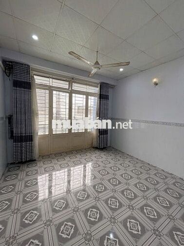 Nhà Đẹp Giáp Ranh Bình Chiểu Khu Chế Xuất Linh Trung 2, Trệt lầu 100m2