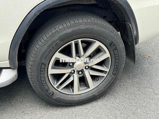 Toyota Fortuner 2019 2.8V 4x4 AT - 135000 km 2 cầu