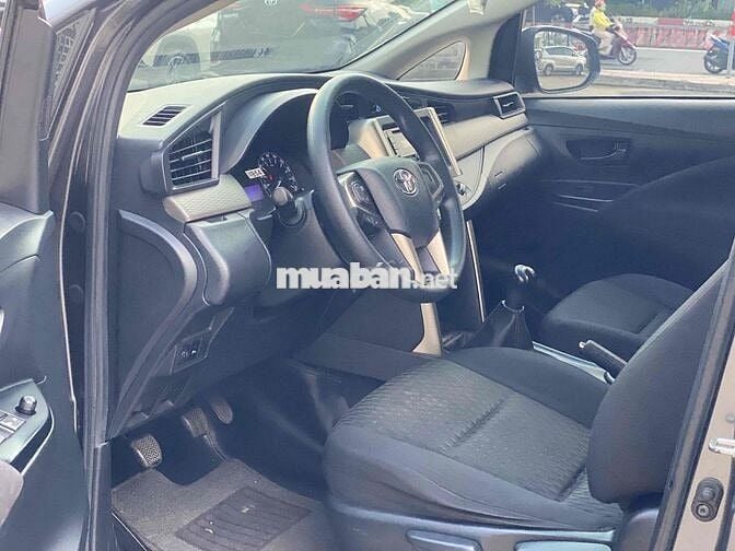 Toyota Innova 2018 2.0E - 49000 km