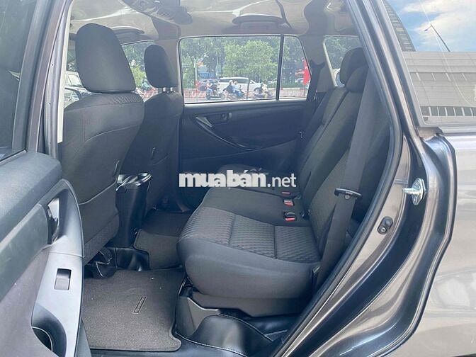 Toyota Innova 2018 2.0E - 49000 km