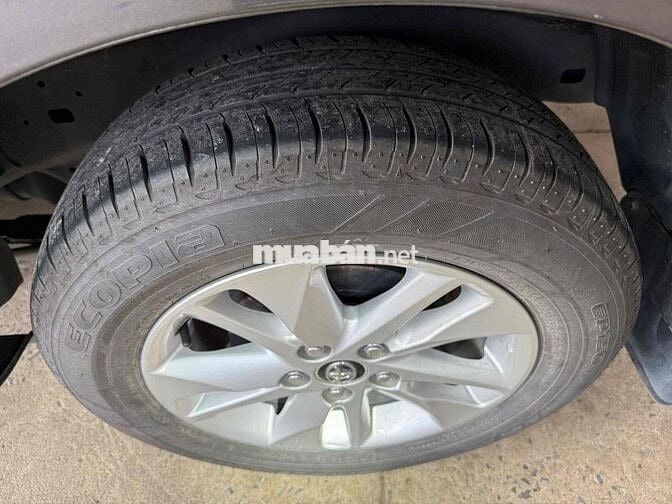 Toyota Innova 2018 2.0E - 49000 km 7 c số sàn