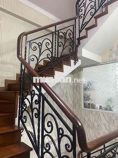 🏡 Cho thuê nhà nguyên căn Núi Thành – 5PN – sân thượng – 21tr/th