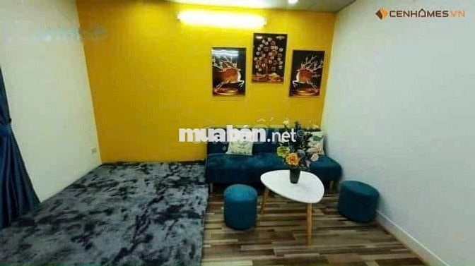 Cho thuê căn hộ tập thể tầng 3, mặt phố Nguyên Hồng có thương lượng