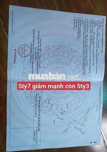 Ban dat mat tien đuong xe tai lon sat duong nhua phuong an thanh.Ta.Bd
