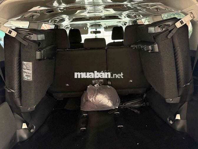 Toyota Innova 2018 2.0E - 49000 km 7 c số sàn
