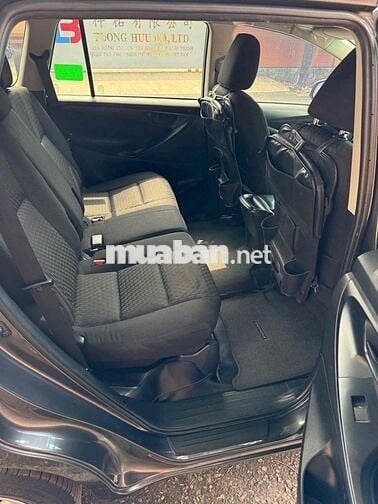 Toyota Innova 2018 2.0E - 49000 km 7 c số sàn