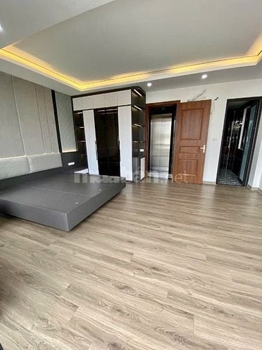 5 tầng /35m2 / 8tỷ45 nhõ ô tô thạch bàn long biên  sổ đỏ  mới cần bán