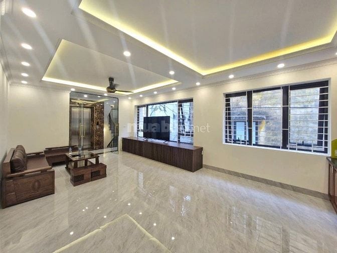 5 tầng /35m2 / 8tỷ45 nhõ ô tô thạch bàn long biên  sổ đỏ  mới cần bán