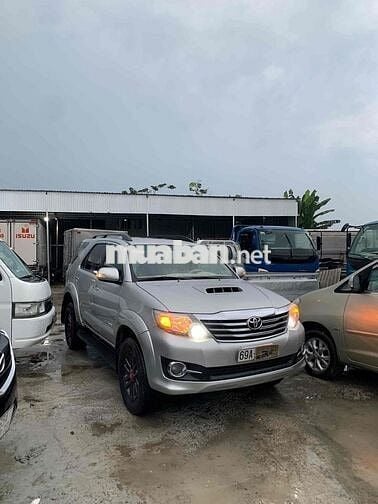 Toyota Fortuner 2016 2.5G - 180000 km