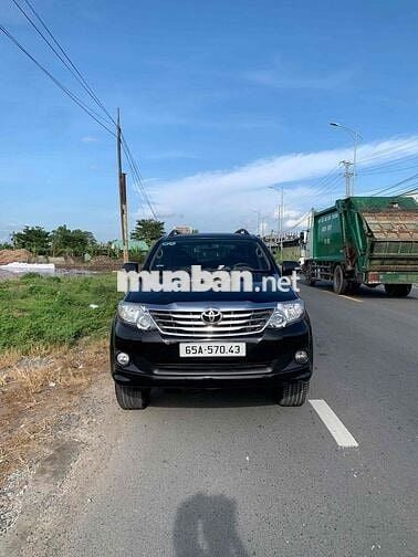 Toyota Fortuner 2014 2.5G - 200000 km