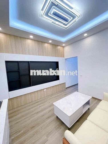 Bán nhà tập thể phố giải phóng oto đỗ cửa nhà đẹp 2 thoáng 80m T3 giá