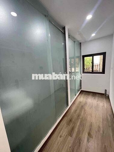 Bán nhà tập thể phố giải phóng oto đỗ cửa nhà đẹp 2 thoáng 80m T3 giá