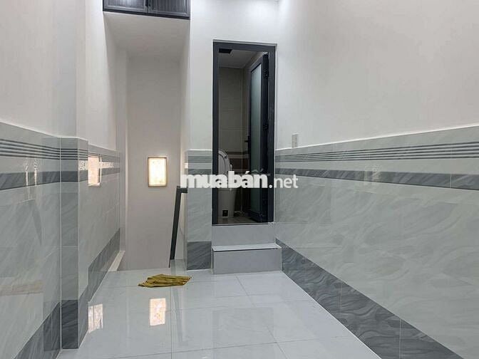 NHÀ VỊ TRÍ TIỆN KINH DOANH. ĐƯỜNG XE HƠI THÔNG. PHẠM THẾ HIỂN. P5. Q8.