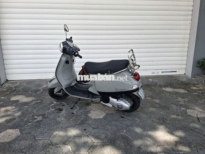 Bán xe Vespa LX 125 3Vie màu xám