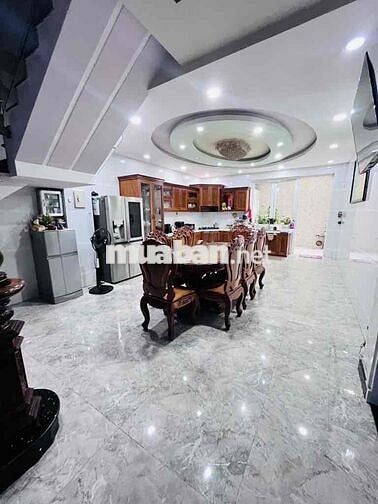 Gấp bán,  Quá Rẻ, Diện tích lớn 240m2 ( 10m x 24m )