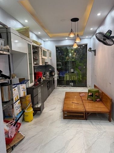 MẶT PHỐ Ô TÔ TẢI TRÁNH - KINH DOANH - ĐƯỜNG THÔNG- TT NGỌC THUỴ. 8.9 T