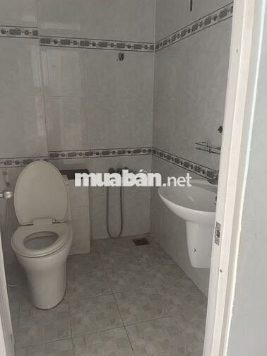 Cho thuê phòng/Mặt bằng Lầu 1 sạch đẹp đường xe tải giá rẻ