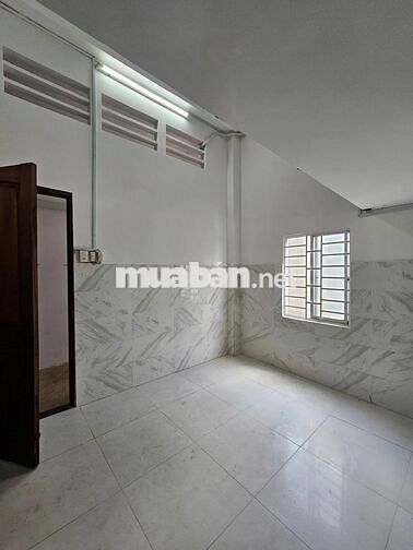 DUPLEX CÓ MÁY LẠNH - GIÁ RẺ NGAY CHỢ THỦ ĐỨC - PHÒNG RỘNG