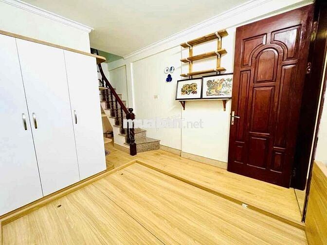 Bán nhà tập thể phố Lê Gia Định oto đỗ cửa nhà đẹp 2 thoáng ở ngay 80m