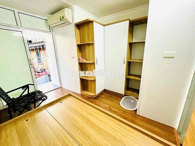 Bán nhà tập thể phố Lê Gia Định oto đỗ cửa nhà đẹp 2 thoáng ở ngay 80m