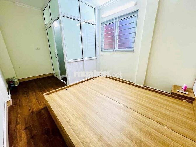 Bán nhà tập thể phố Lê Gia Định oto đỗ cửa nhà đẹp 2 thoáng ở ngay 80m