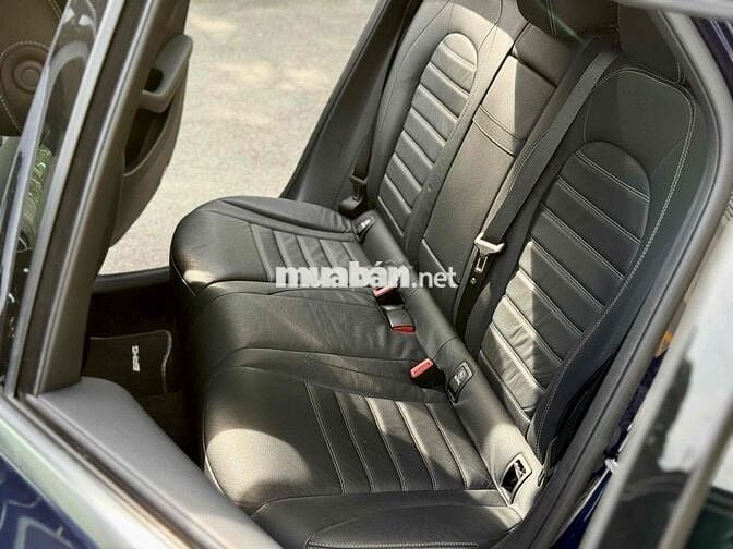 Mercedes Benz GLC 2021 300 4MATIC - 60000 km