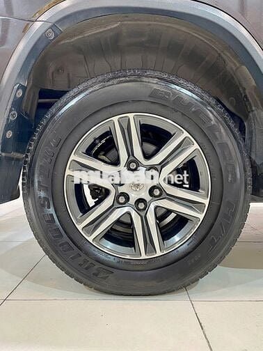 Toyota Fortuner 2018 2.7V 4x2 AT - 104999 km
