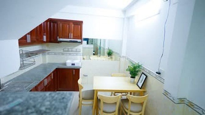 Phòng đầy đủ tiện nghi sát bên Nowzone Quận 1