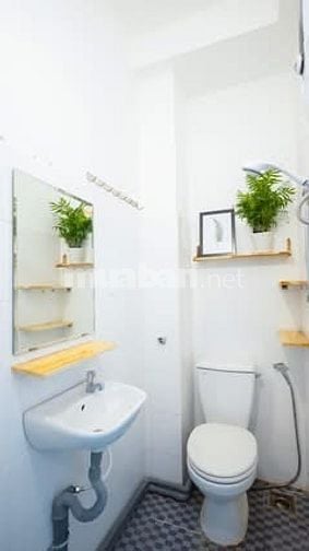 Phòng đầy đủ tiện nghi sát bên Nowzone Quận 1