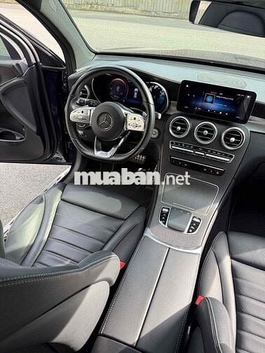 Mercedes Benz GLC 2021 300 4MATIC - 60000 km
